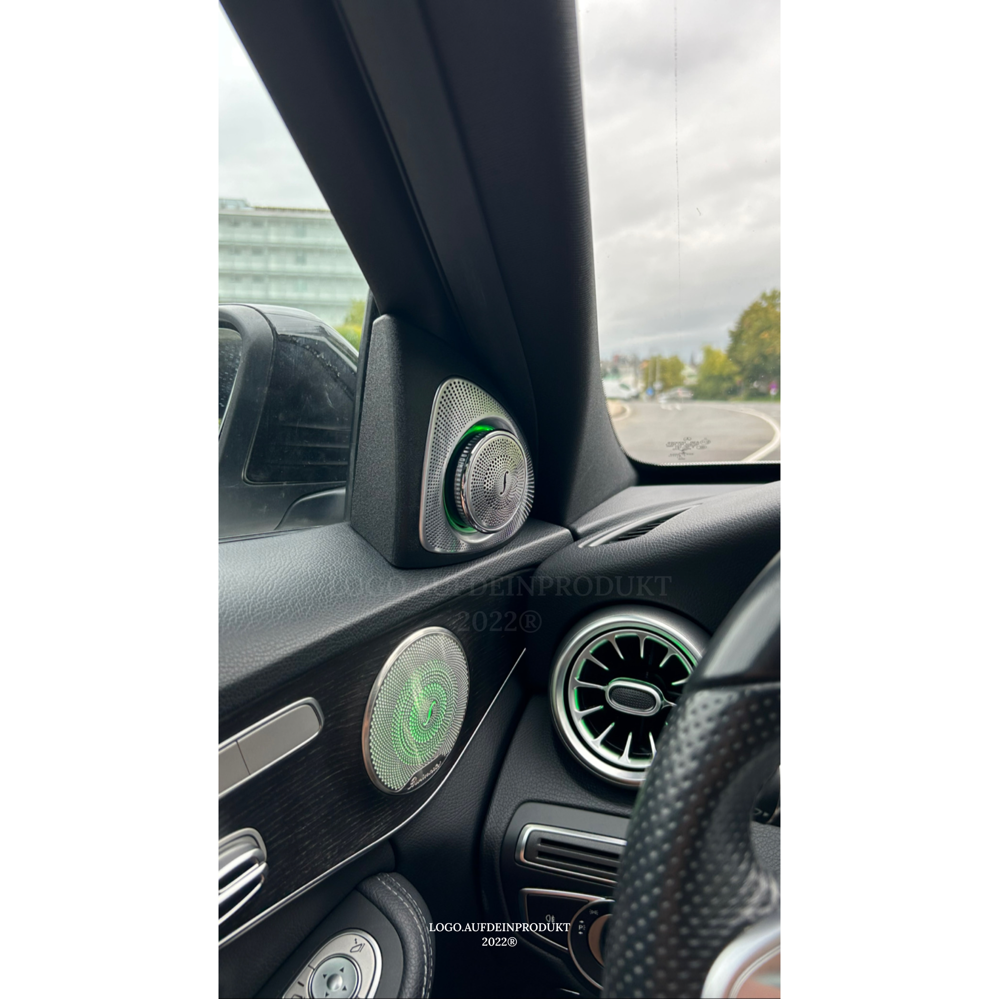 Mercedes Burmester Beleuchtet