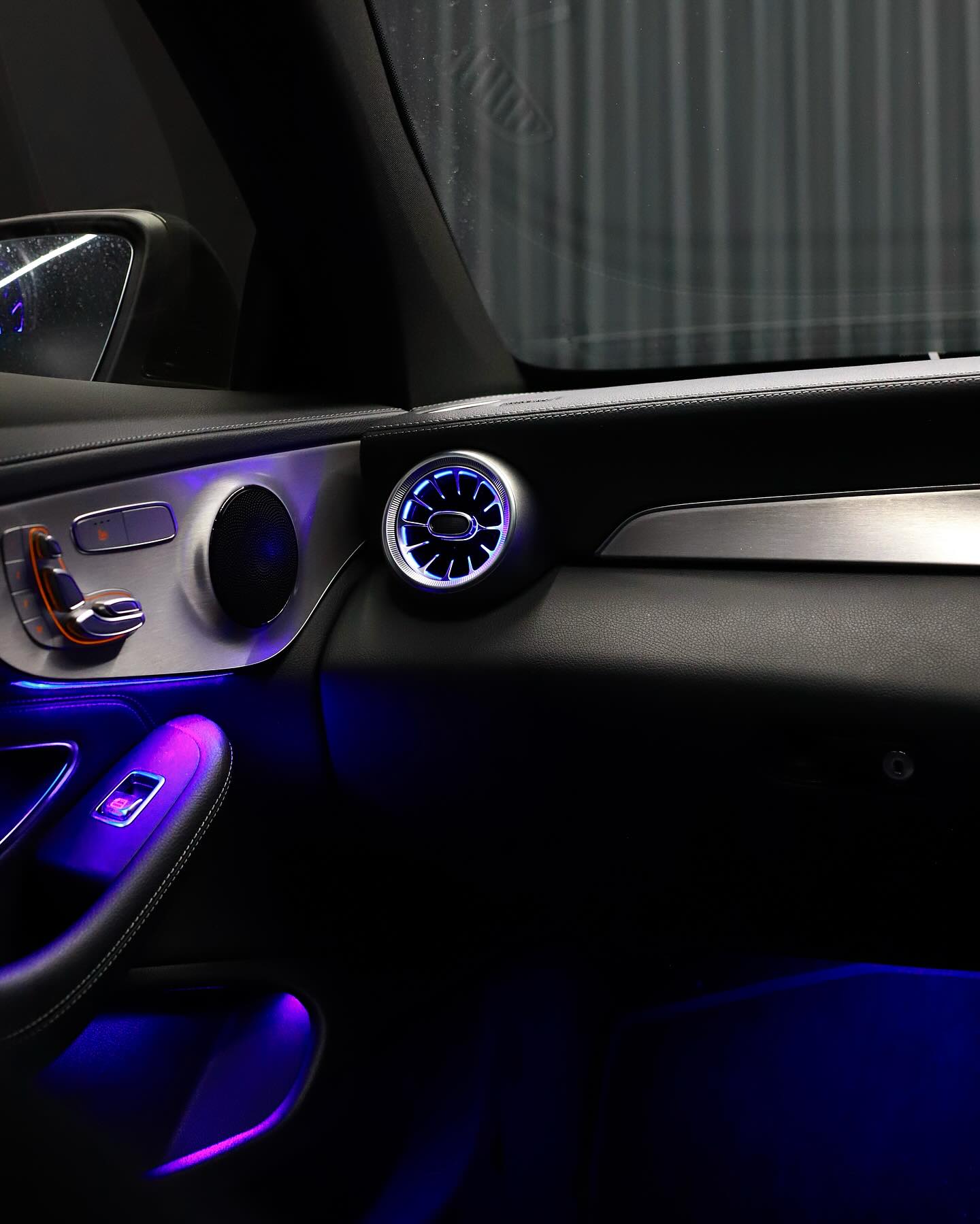 Mercedes C-Class W205 & GLC X253 3/12/64-Color Ambient Lighting Kit 2015–2021 | LADP