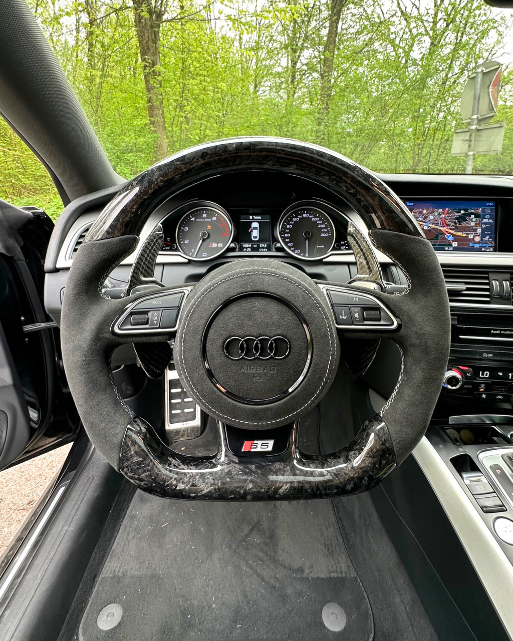 Audi Lenkrad in Forget Carbon