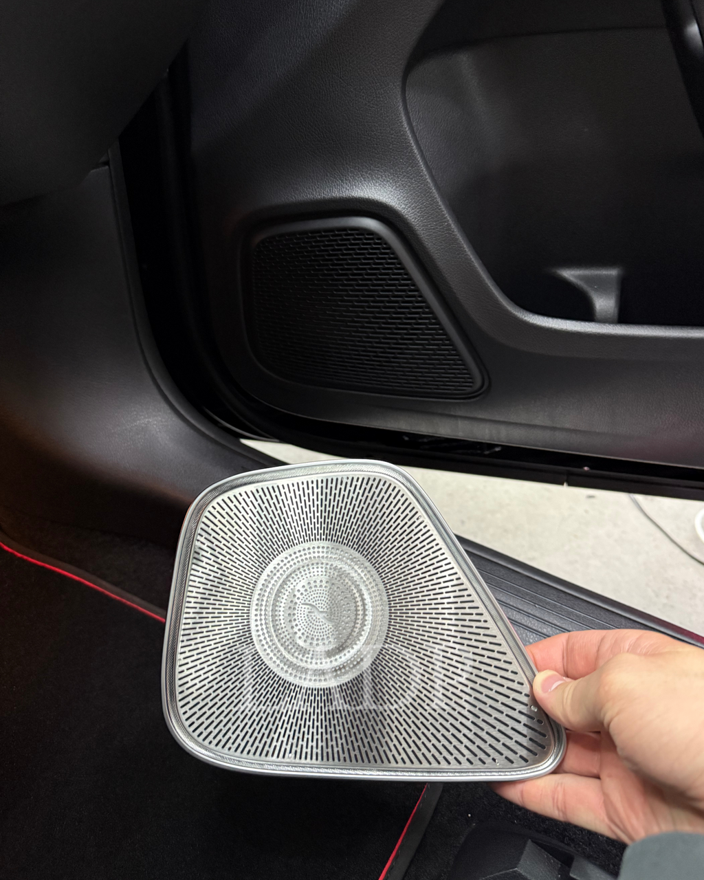 Beleuchtete Burmester Abdeckung – passend für Mercedes-Benz W177 / W118