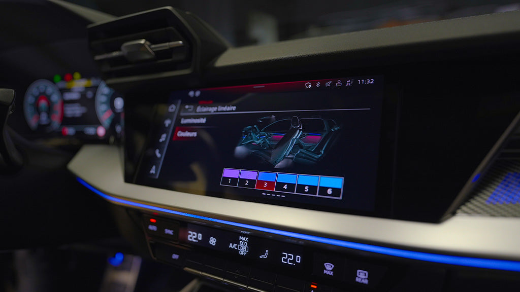 Audi A3 neues Modell Ambientebeleuchtung 1 zu 1 inkl Codierung im System Einbau Österreich