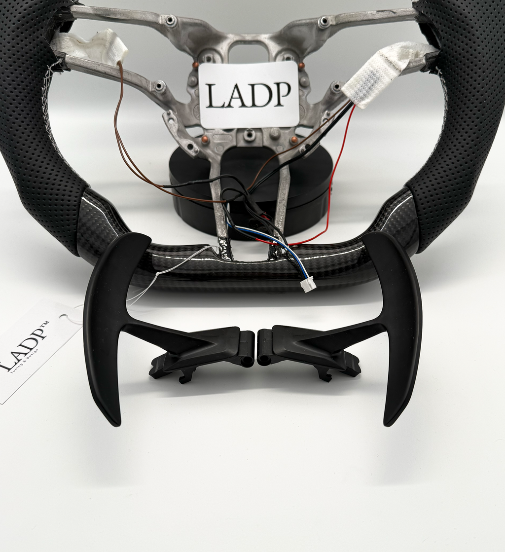 Exklusive Carbon-Lenkradschale für Porsche – mit Schaltwippen