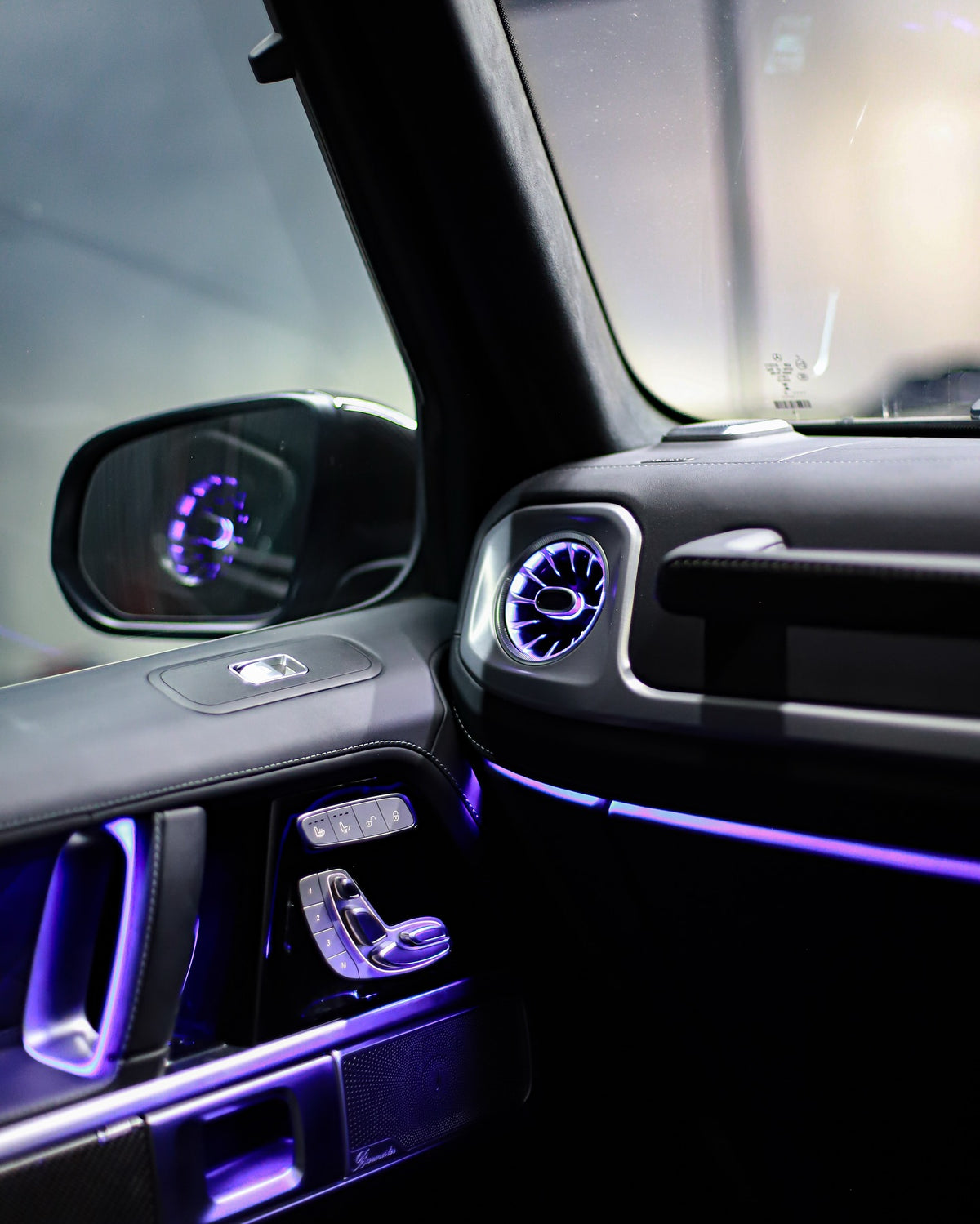 Mercedes G-Class W464 G350 G400 G500 G63 AMG Multi Color LED Air Vent Lighting | LADP
