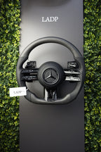 Mercedes AMG Lenkrad Facelift Matt Carbon mit schwarzen Anbauteilen – LADP Upgrade Paket