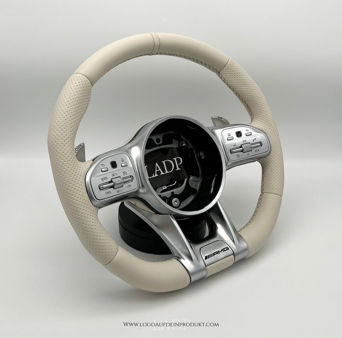 Mercedes Benz AMG Lenkrad in Weiß (LADP Upgrade Paket)