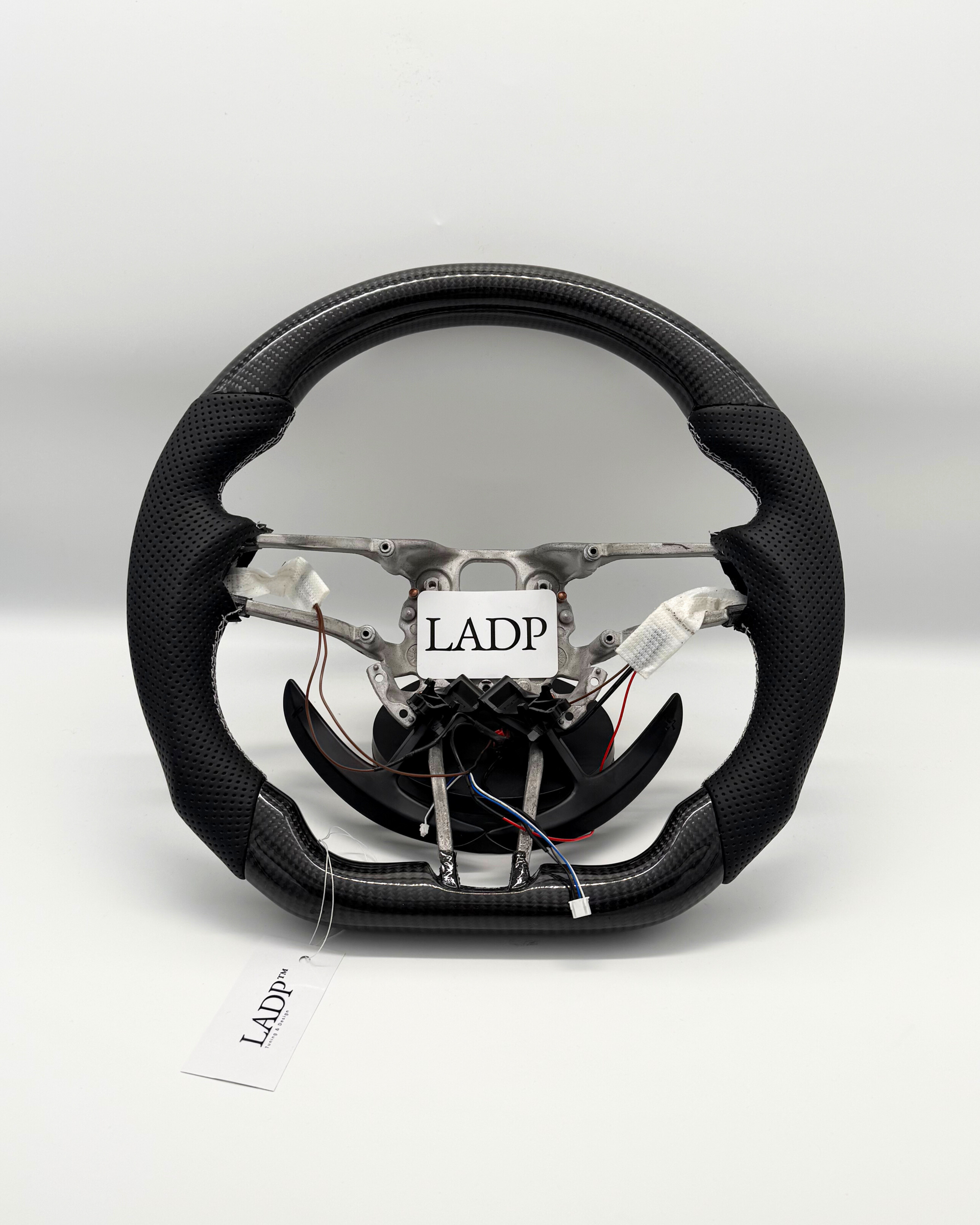 Exklusive Carbon-Lenkradschale für Porsche – mit Schaltwippen