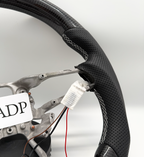 Exklusive Carbon-Lenkradschale für Porsche – mit Schaltwippen