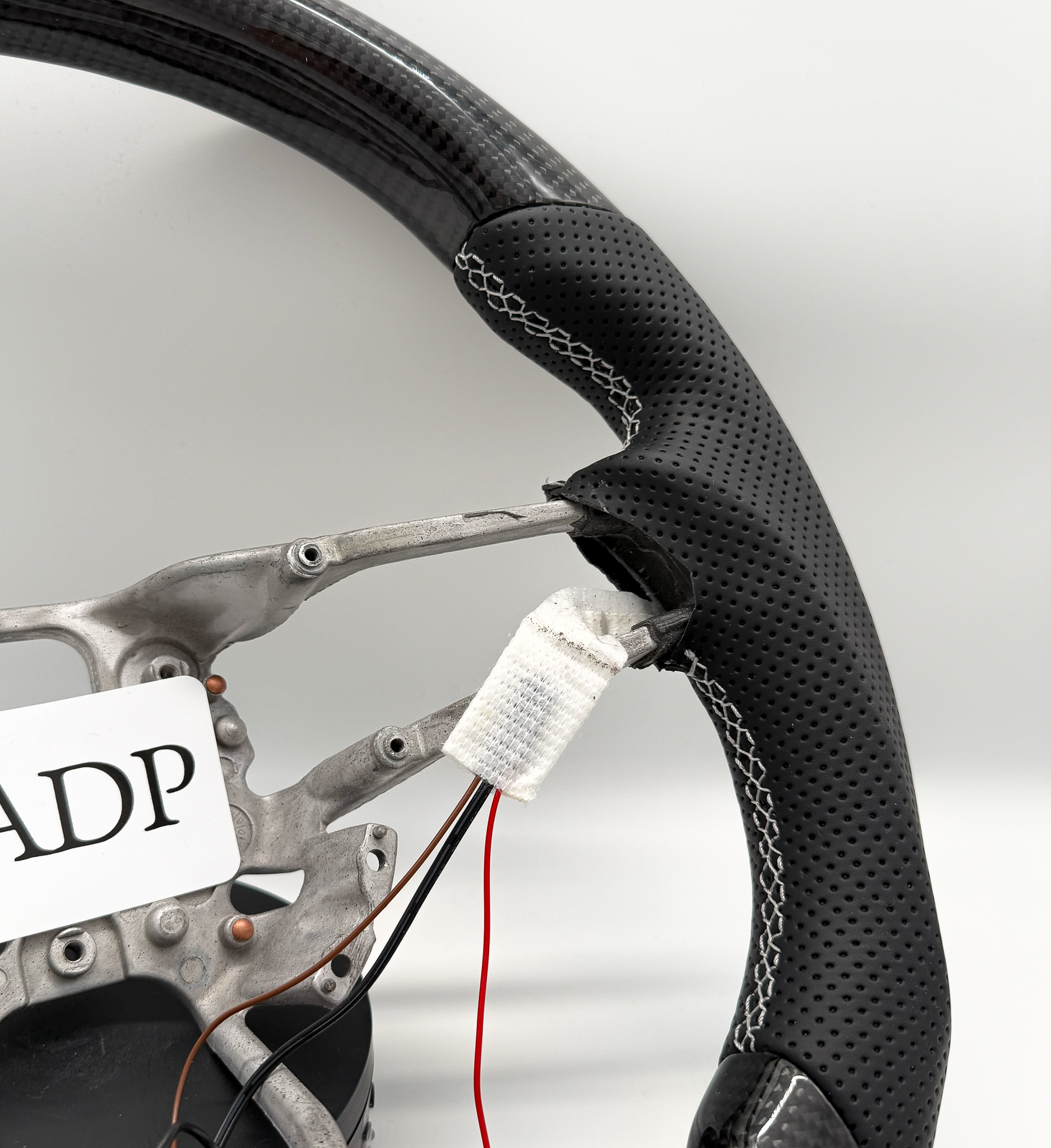 Exklusive Carbon-Lenkradschale für Porsche – mit Schaltwippen