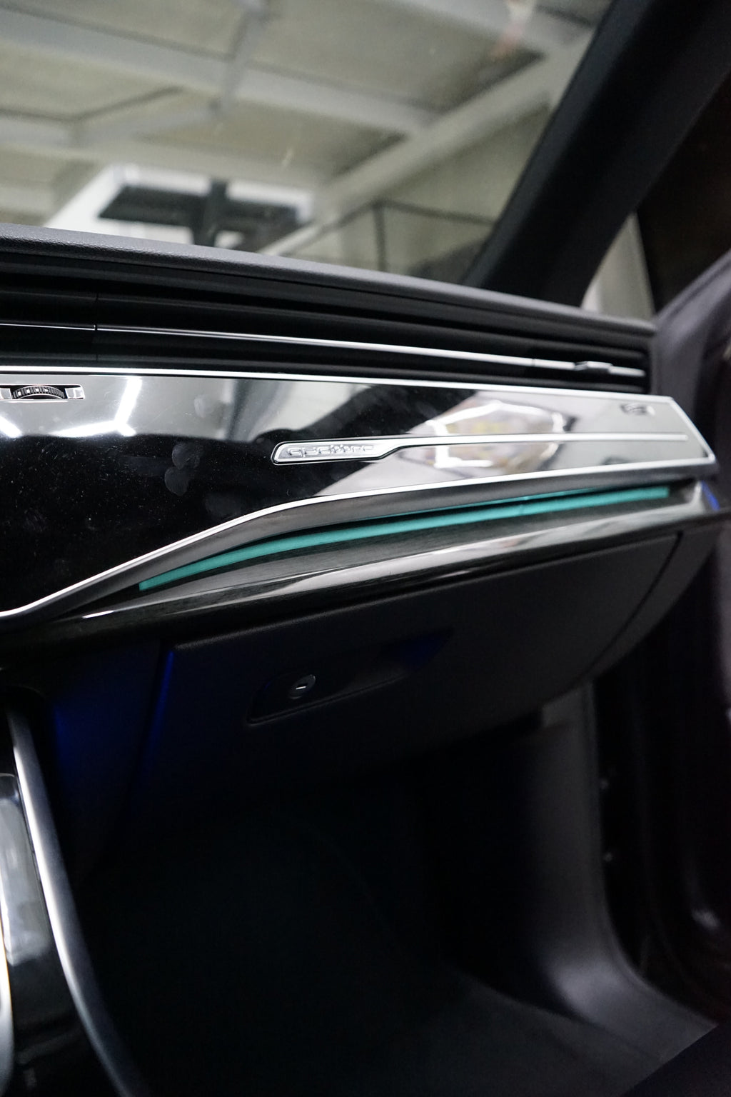 Audi Q8 30-Color LED Ambient Lighting Kit with MMI & App Control 2019–2023 | LADP