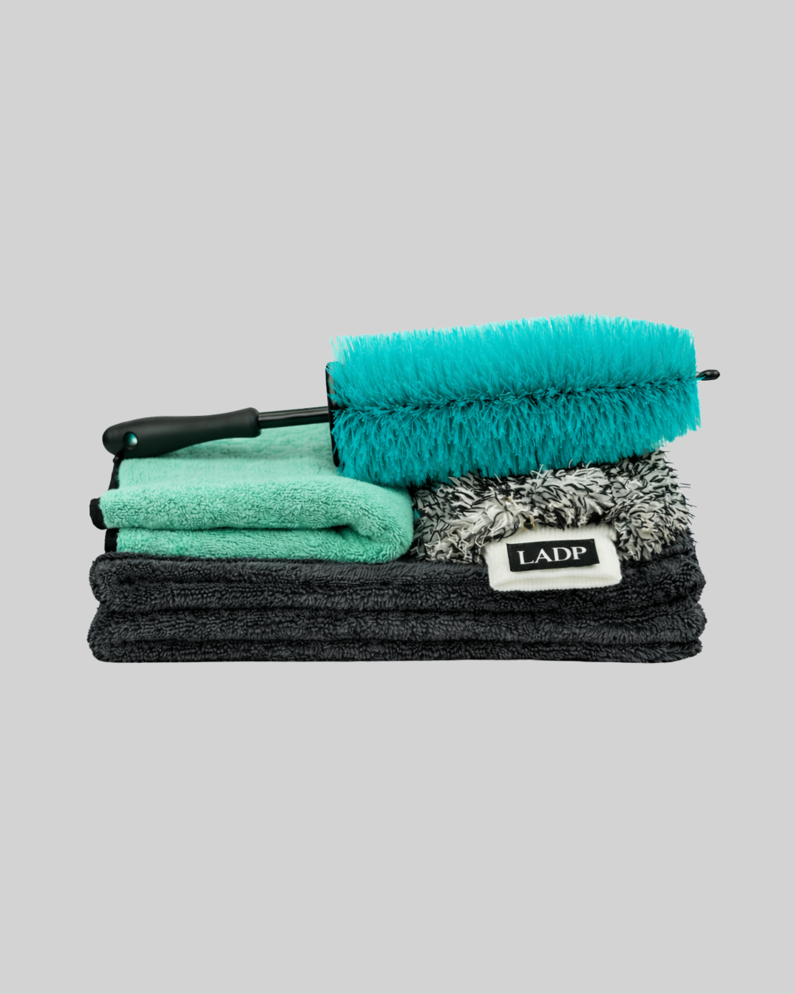 LADP Car Wash Set 4 – Premium Vehicle Care Set with Microfiber Cloths & Rim Brush