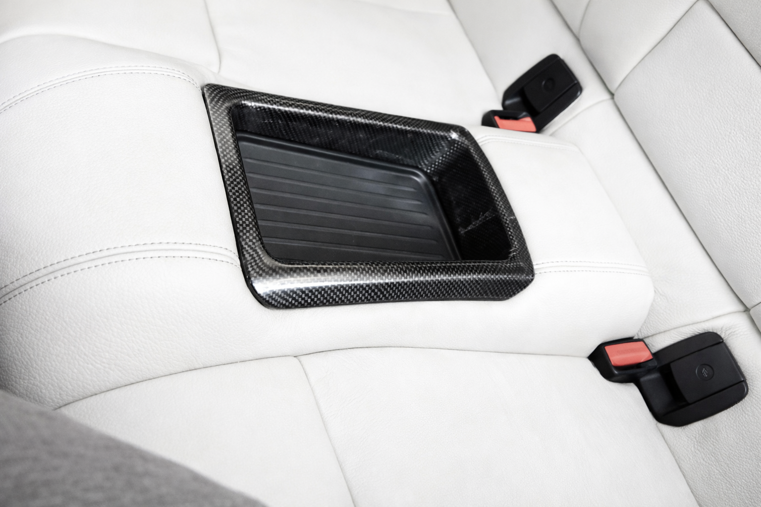 LADP Carbon Fiber Rear Center Armrest Cover für BMW F22 F32 G42 G87 – Carbon Mittelarmlehne Abdeckung