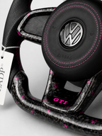 Volkswagen GTI Carbon Lenkrad mit Pink Sakura Design | Exklusives Custom Lenkrad